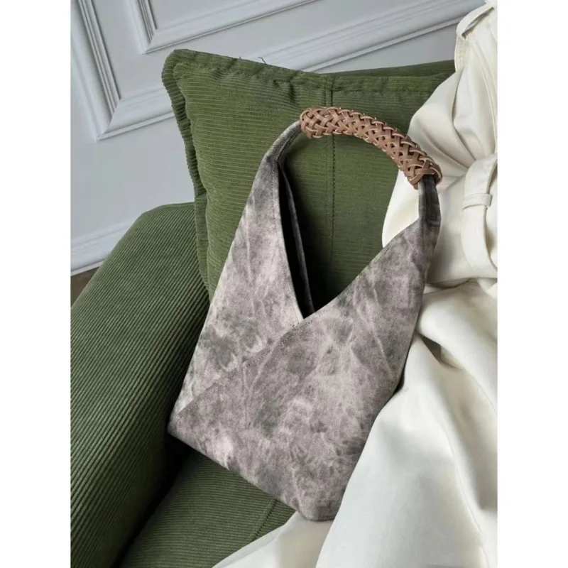 2023 Новая модная сумочка в корейском стиле, переносная сумка-мешок, нишевый дизайн большой емкости, женские повседневные сумки