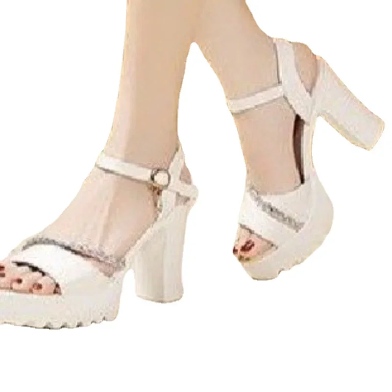 2023 Женская обувь, современные женские босоножки, босоножки на платформе, женские туфли с хрустальной пряжкой на массивном каблуке и открытым носком, женские туфли