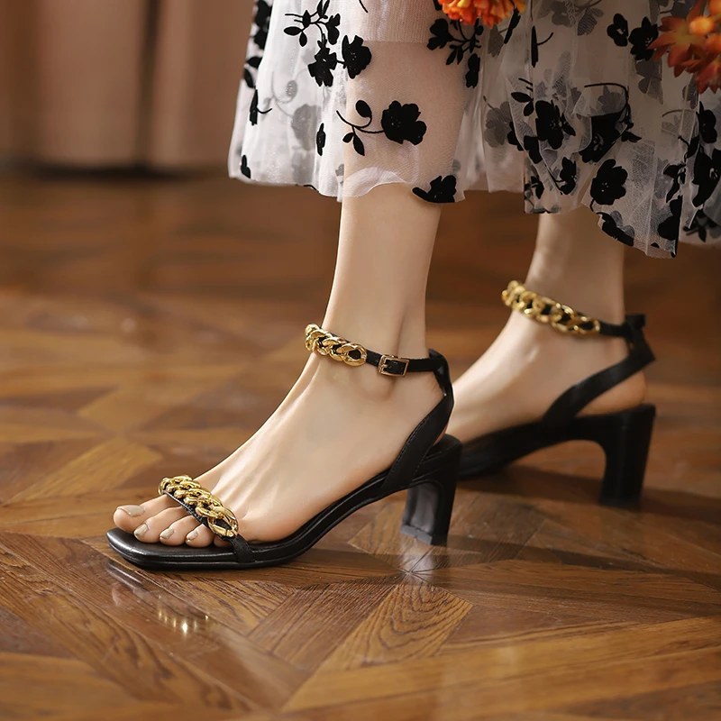 MEMUNIA / 2022 Новые уникальные босоножки из натуральной кожи, женские однотонные туфли на высоком квадратном каблуке с металлическим украшением, Летние женские модельные туфли