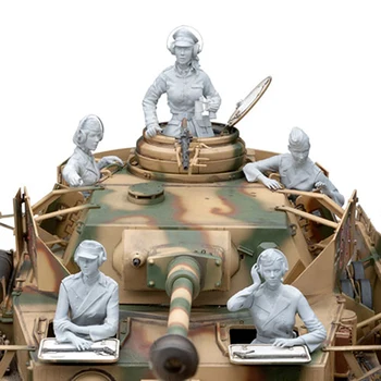 Новая 1/16 современная женская танковая команда в разобранном виде включает в себя 5 (без бака) фигурок из смолы, неокрашенный модельный комплект