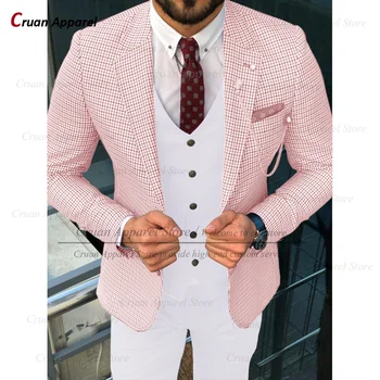 Новейшие комплекты мужских костюмов Модный Розовый клетчатый блейзер, Белый жилет, брюки, комплект из 3 предметов, приталенные наряды для жениха на свадьбу на заказ